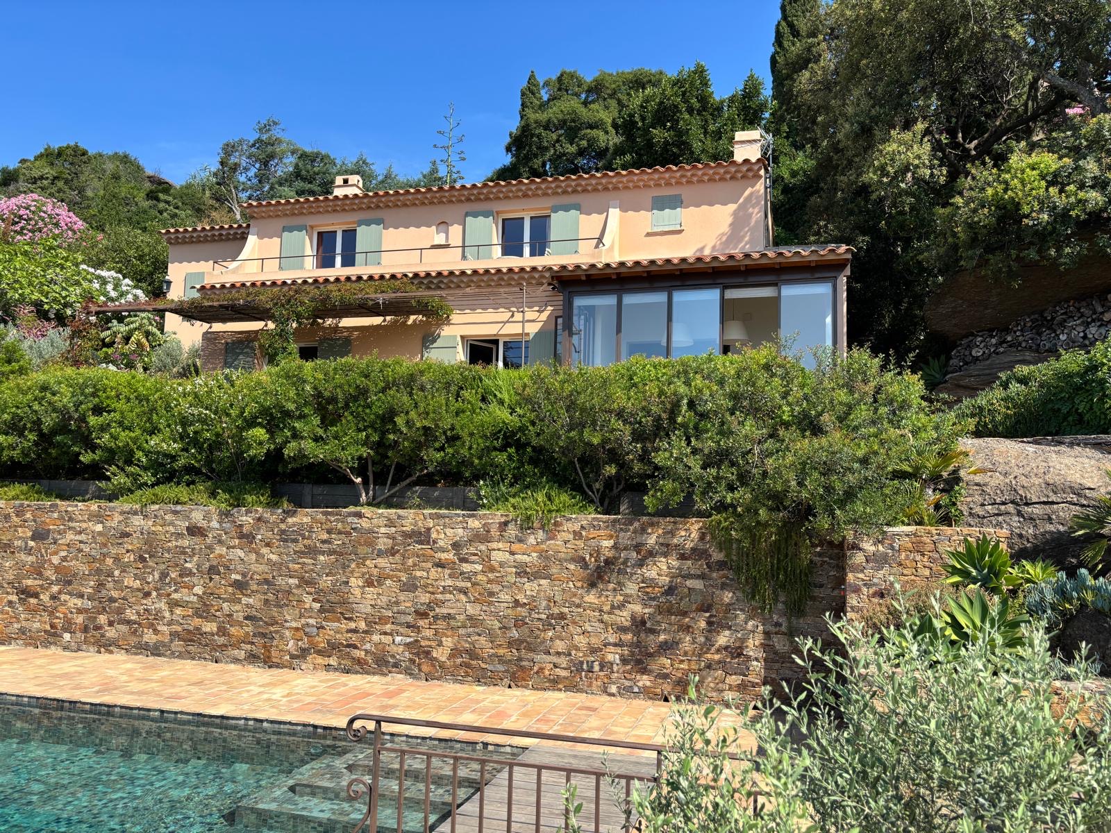 4ece1cc5-4c7b-438d-8192-75e26123473f